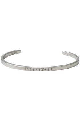 【エムエム6 メゾン マルタン マルジェラ/MM6 Maison Martin Margiela】のMinimal ロゴ バングル(3mm) 人気、トレンドファッション・服の通販 founy(ファニー) ファッション Fashion レディースファッション Fashion for Women ジュエリー Jewelry チェーン＆カフブレスレット Cuff & Chain Bracelets バングル・カフブレスレット Bangles & Cuff Bracelets 2026年 2026 シルバー Silver, Metallic Silver シンプル Simple, Minimal スタイリッシュ Stylish, Fashionable バングル Bangle, Bracelet パーティ Party, Party Style エレガント 上品 Elegant 夏 Summer 春 Spring S/S・春夏 SS, Spring/Summer, Warm Season |ID:prp329100004830049
