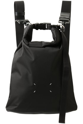 【メゾン マルジェラ/MAISON MARGIELA】の【UNISEX】ハイ テック ロール アップ バックパック 人気、トレンドファッション・服の通販 founy(ファニー) ファッション Fashion レディースファッション Fashion for Women バッグ Bags 2026年 2026 ユニセックス Unisex, Genderless アウトドア Outdoor Clothing シンプル Simple, Minimal ビジネス 仕事 通勤 Business / Work / Commuting リュック Backpack, Rucksack 夏 Summer 春 Spring S/S・春夏 SS, Spring/Summer, Warm Season |ID:prp329100004830056