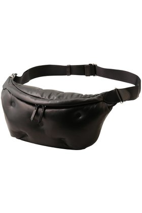 【メゾン マルジェラ/MAISON MARGIELA】 【UNISEX】GLAM SLAM ベルト バッグ人気、トレンドファッション・服の通販 founy(ファニー) ファッション Fashion レディースファッション Fashion for Women バッグ Bags ベルト&ウエストマーク Belts & Waist Accessories ポーチ&ミニバッグ Pouches & Mini Bags 2026年 2026 ユニセックス Unisex, Genderless おすすめ Recommended / Our Picks なめらか Smooth, Silky Texture キルト Quilt, Quilted Fabric ポケット Pocket, Pocket Detail リュクス Luxury, Elegant, High-End, Chic エレガント 上品 Elegant 夏 Summer 旅行 Travel 春 Spring S/S・春夏 SS, Spring/Summer, Warm Season |ID:prp329100004830057