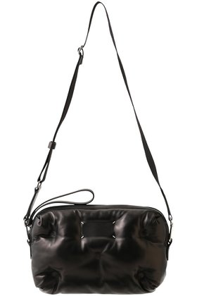 【メゾン マルジェラ/MAISON MARGIELA】 【UNISEX】GLAM SLAM カメラバッグ人気、トレンドファッション・服の通販 founy(ファニー) ファッション Fashion レディースファッション Fashion for Women バッグ Bags 2026年 2026 ユニセックス Unisex, Genderless なめらか Smooth, Silky Texture カメラ Camera Accessories キルト Quilt, Quilted Fabric フロント Front, Front Design エレガント 上品 Elegant 夏 Summer 春 Spring S/S・春夏 SS, Spring/Summer, Warm Season 財布 Wallet, Purse |ID:prp329100004830059