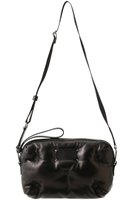 【メゾン マルジェラ/MAISON MARGIELA】の【UNISEX】GLAM SLAM カメラバッグ 人気、トレンドファッション・服の通販 founy(ファニー) ファッション Fashion レディースファッション Fashion for Women バッグ Bags 2026年 2026 ユニセックス Unisex, Genderless なめらか Smooth, Silky Texture カメラ Camera Accessories キルト Quilt, Quilted Fabric フロント Front, Front Design エレガント 上品 Elegant 夏 Summer 春 Spring S/S・春夏 SS, Spring/Summer, Warm Season 財布 Wallet, Purse |ID:prp329100004830059