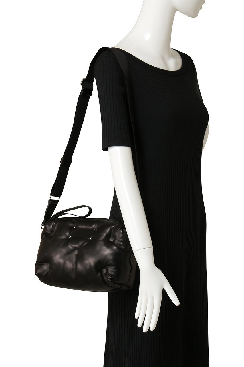 【メゾン マルジェラ/MAISON MARGIELA】の【UNISEX】GLAM SLAM カメラバッグ 人気、トレンドファッション・服の通販 founy(ファニー) 　ファッション　Fashion　レディースファッション　Fashion for Women　バッグ　Bags　2026年　2026　ユニセックス　Unisex, Genderless　なめらか　Smooth, Silky Texture　カメラ　Camera Accessories　キルト　Quilt, Quilted Fabric　フロント　Front, Front Design　エレガント 上品　Elegant　夏　Summer　春　Spring　S/S・春夏　SS, Spring/Summer, Warm Season　財布　Wallet, Purse　other-2|ID: prp329100004830059 ipo3291000000036043678