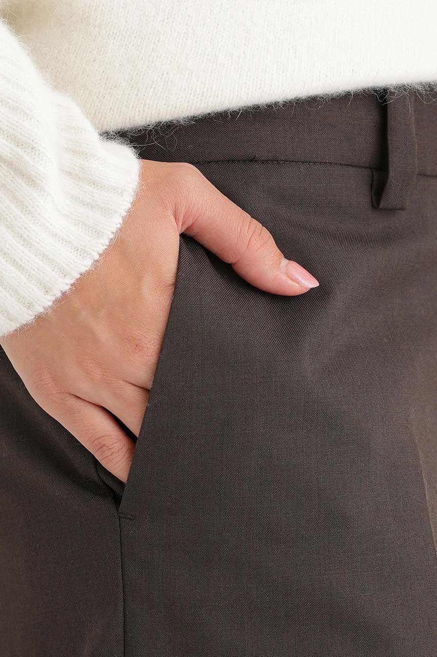 【ブリル/BRILL】のウールツイルショートパンツ 人気、トレンドファッション・服の通販 founy(ファニー) 　ファッション　Fashion　レディースファッション　Fashion for Women　パンツ　Pants & Trousers　ショートパンツ・ハーフパンツ　High-Waisted & Relaxed Shorts　おすすめ　Recommended / Our Picks　ショート　Short, Short Length　ストレッチ　Stretch, Stretchy Fabric　ツイル　Twist, Twisted Detail　ハーフ　Half, Half-Length　バランス　Balance, Style Balance　ロング　Long, Long-Length　再入荷　Restock / Back in Stock　other-8|ID: prp329100004831937 ipo3291000000035183260