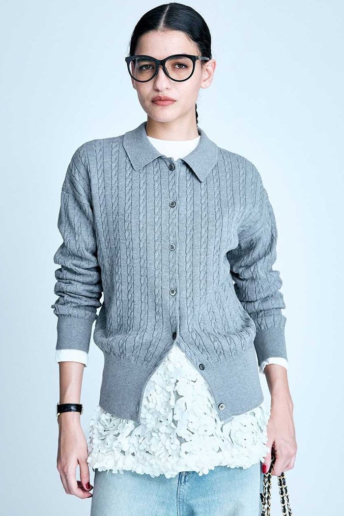 【ブリル/BRILL】のフラワーヘムプルオーバー インテリア・キッズ・メンズ・レディースファッション・服の通販 founy(ファニー) https://founy.com/ ファッション Fashion レディースファッション Fashion for Women トップス・カットソー Cut & Sew Tops シャツ・ブラウス・オフィスカジュアル Elegant Blouses & Button-Ups ロングTシャツ・Tシャツ Longline T-Shirts & Tees カジュアルプルオーバー・ニットトップス Pullovers & Knit Tops / Casual Pullovers カットソー・ベーシックTシャツ Cut-and-Sewn Tops / Stretch Tees & Basics コンビ Combo, Combination Style ジャケット Jacket, Outerwear スリーブ Sleeve, Long Sleeve / Short Sleeve チュール Tulip, Tulip Motif ツイル Twist, Twisted Detail ロング Long, Long-Length 再入荷 Restock / Back in Stock |ID: prp329100004831957 ipo3291000000035183384