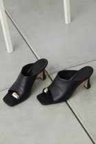 【ガリャルダガランテ/GALLARDAGALANTE】の【2.718】サムリングミュール 人気、トレンドファッション・服の通販 founy(ファニー) ファッション Fashion レディースファッション Fashion for Women 2026年 2026 サンダル Sandals, Summer Shoes フレンチ French, French Style モチーフ Motif, Design Theme エレガント 上品 Elegant 夏 Summer 春 Spring S/S・春夏 SS, Spring/Summer, Warm Season thumbnail ブラック|ID: prp329100004831997 ipo3291000000036162253