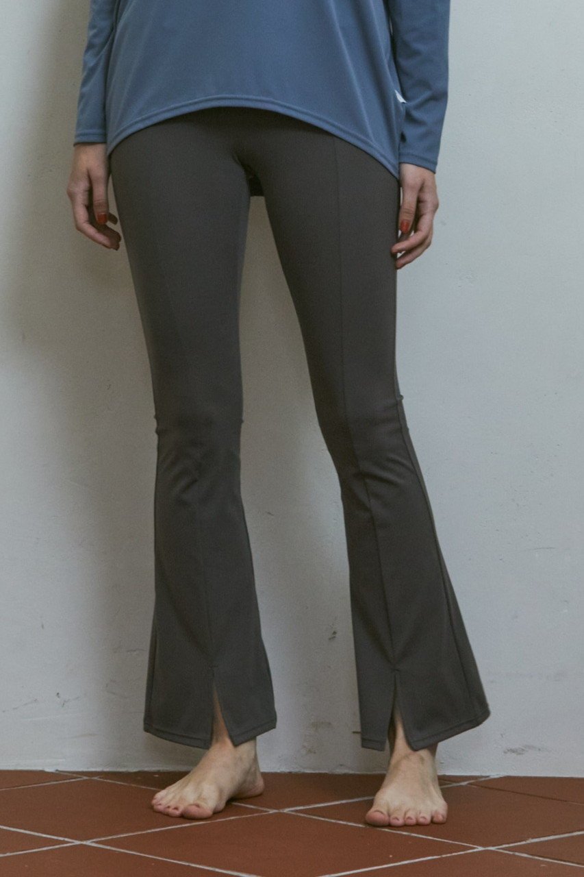 【ジュリエ/Julier】のYOGA FITフレアレギンス 人気、トレンドファッション・服の通販 founy(ファニー) 　ファッション　Fashion　レディースファッション　Fashion for Women　パンツ　Pants & Trousers　レギンス　Leggings & Stretch Pants　スポーツウェア　Functional & Stylish Sportswear　2026年　2026　スポーツ　Sports, Activewear　センター　Center, Center Line　トレンド　Trend, Trending Now　フレア　Flare, Flared　ヨガ　Yoga, Yoga Wear　リラックス　Relax, Relaxed Fit　レギンス　Leggings, Stretch Pants　ワーク　Workwear, Utility Style　夏　Summer　定番　Standard, Basic Item　春　Spring　S/S・春夏　SS, Spring/Summer, Warm Season　other-8|ID: prp329100004832779 ipo3291000000036025591