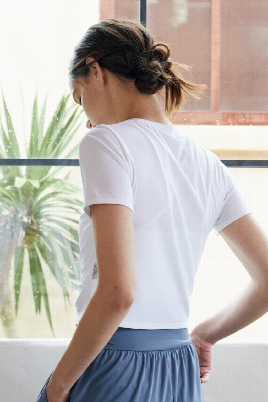 【ジュリエ/Julier】のアクティブフローコンパクトTシャツ 人気、トレンドファッション・服の通販 founy(ファニー) 　ファッション　Fashion　レディースファッション　Fashion for Women　トップス・カットソー　Cut & Sew Tops　シャツ・ブラウス・オフィスカジュアル　Elegant Blouses & Button-Ups　ロングTシャツ・Tシャツ　Longline T-Shirts & Tees　スポーツウェア　Functional & Stylish Sportswear　スポーツ トップス　Athletic Tops / Workout Tops / Training Shirts　2026年　2026　おすすめ　Recommended / Our Picks　コンパクト　Compact, Small Size　シンプル　Simple, Minimal　スポーツ　Sports, Activewear　フロント　Front, Front Design　ヨガ　Yoga, Yoga Wear　ワーク　Workwear, Utility Style　半袖　Short Sleeve, Half Sleeve　吸水　Absorbent, Quick-Dry　夏　Summer　春　Spring　S/S・春夏　SS, Spring/Summer, Warm Season　other-8|ID: prp329100004832782 ipo3291000000035191901