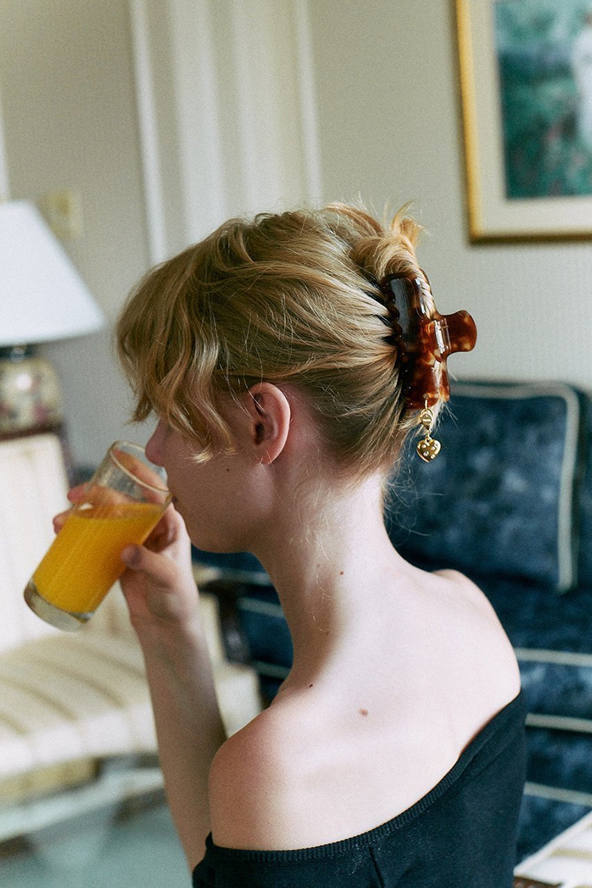 【トレス/TRESSE】のWith Charm Hair Clip 人気、トレンドファッション・服の通販 founy(ファニー) 　ファッション　Fashion　レディースファッション　Fashion for Women　シュシュ&ヘアアクセ/ヘアアレンジ　Scrunchies & Hair Accessories　2026年　2026　アクセサリー　Fashion Accessories　シンプル　Simple, Minimal　チャーム　Charm, Pendant　トレンド　Trend, Trending Now　バレッタ　Barrette, Hair Clip　エレガント 上品　Elegant　夏　Summer　春　Spring　S/S・春夏　SS, Spring/Summer, Warm Season　other-2|ID: prp329100004833716 ipo3291000000035201504