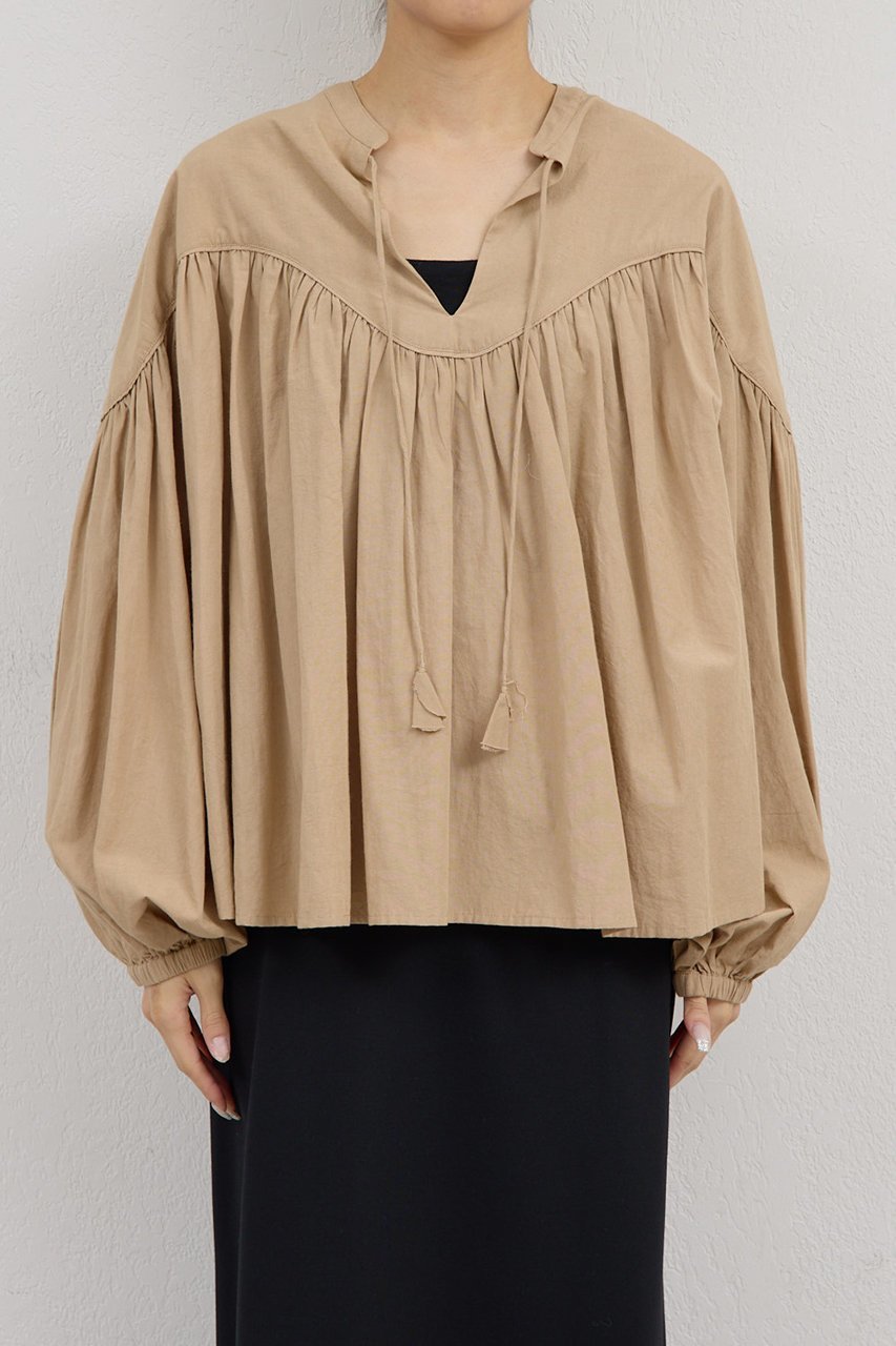 【ガリャルダガランテ/GALLARDAGALANTE】の【Dhritie】ギャザースキッパーブラウス 人気、トレンドファッション・服の通販 founy(ファニー) 　ファッション　Fashion　レディースファッション　Fashion for Women　トップス・カットソー　Cut & Sew Tops　シャツ・ブラウス・オフィスカジュアル　Elegant Blouses & Button-Ups　2026年　2026　おすすめ　Recommended / Our Picks　スキッパー　Skipper, Open Collar　スリーブ　Sleeve, Long Sleeve / Short Sleeve　バランス　Balance, Style Balance　フォルム　Silhouette, Form　ロング　Long, Long-Length　夏　Summer　春　Spring　S/S・春夏　SS, Spring/Summer, Warm Season　other-5|ID: prp329100004835291 ipo3291000000035220747