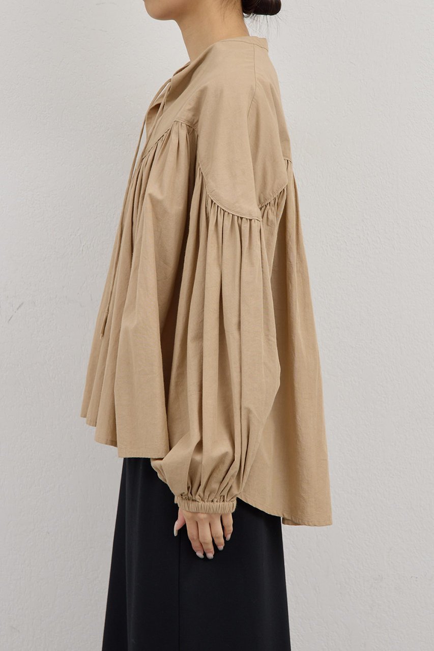 【ガリャルダガランテ/GALLARDAGALANTE】の【Dhritie】ギャザースキッパーブラウス 人気、トレンドファッション・服の通販 founy(ファニー) 　ファッション　Fashion　レディースファッション　Fashion for Women　トップス・カットソー　Cut & Sew Tops　シャツ・ブラウス・オフィスカジュアル　Elegant Blouses & Button-Ups　2026年　2026　おすすめ　Recommended / Our Picks　スキッパー　Skipper, Open Collar　スリーブ　Sleeve, Long Sleeve / Short Sleeve　バランス　Balance, Style Balance　フォルム　Silhouette, Form　ロング　Long, Long-Length　夏　Summer　春　Spring　S/S・春夏　SS, Spring/Summer, Warm Season　other-6|ID: prp329100004835291 ipo3291000000035220748