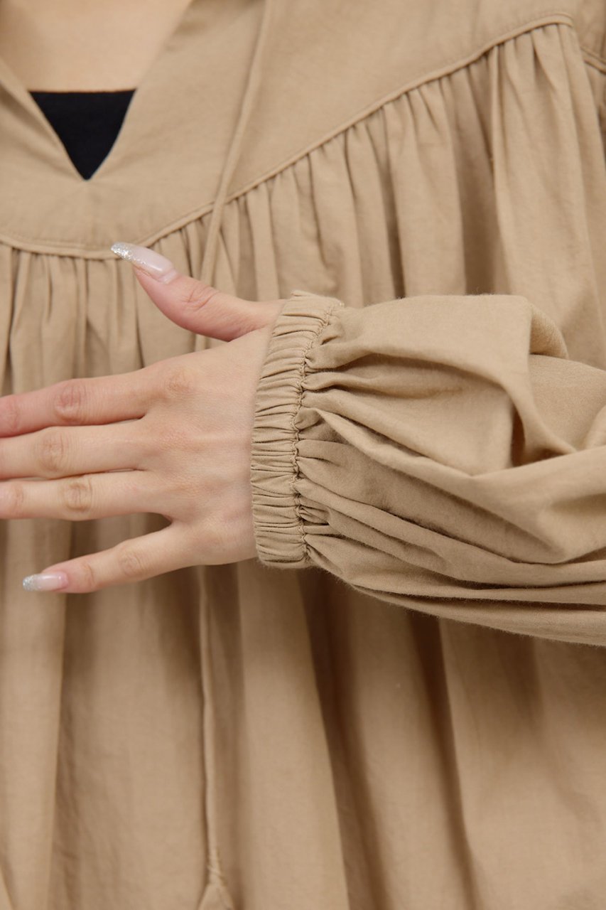 【ガリャルダガランテ/GALLARDAGALANTE】の【Dhritie】ギャザースキッパーブラウス 人気、トレンドファッション・服の通販 founy(ファニー) 　ファッション　Fashion　レディースファッション　Fashion for Women　トップス・カットソー　Cut & Sew Tops　シャツ・ブラウス・オフィスカジュアル　Elegant Blouses & Button-Ups　2026年　2026　おすすめ　Recommended / Our Picks　スキッパー　Skipper, Open Collar　スリーブ　Sleeve, Long Sleeve / Short Sleeve　バランス　Balance, Style Balance　フォルム　Silhouette, Form　ロング　Long, Long-Length　夏　Summer　春　Spring　S/S・春夏　SS, Spring/Summer, Warm Season　other-8|ID: prp329100004835291 ipo3291000000035220750