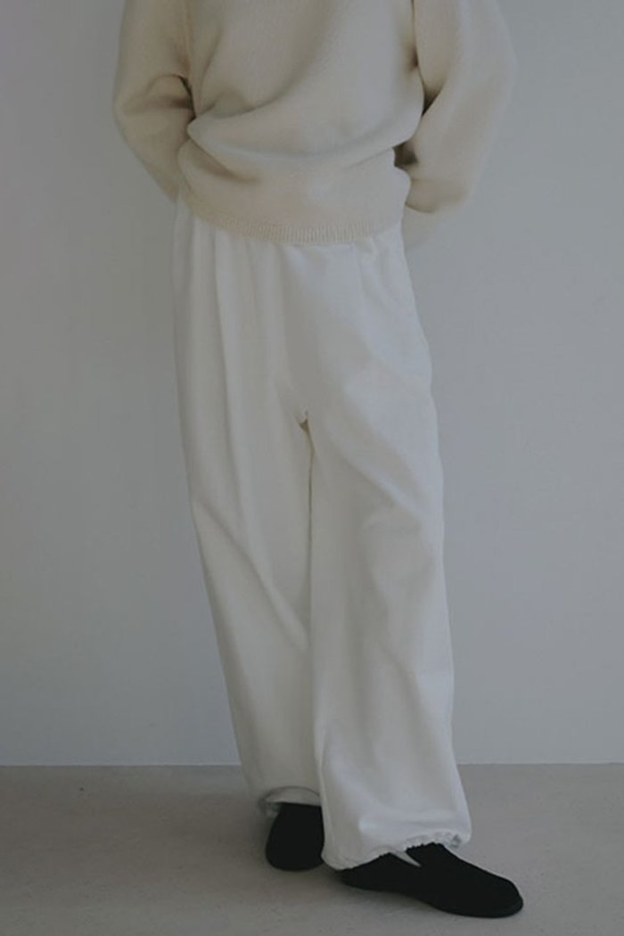 【エトレトウキョウ/ETRE TOKYO】のクリーンスウェットパンツ インテリア・キッズ・メンズ・レディースファッション・服の通販 founy(ファニー) https://founy.com/ ファッション Fashion レディースファッション Fashion for Women パンツ Pants & Trousers 春 Spring スウェット / スエット Sweatshirt, Sweatwear ストレート Straight, Straight Cut スピンドル Spindle, Drawcord スラックス Slacks, Dress Pants フロント Front, Front Design S/S・春夏 SS, Spring/Summer, Warm Season 夏 Summer エレガント 上品 Elegant 2026年 2026 |ID: prp329100004835358 ipo3291000000035514385