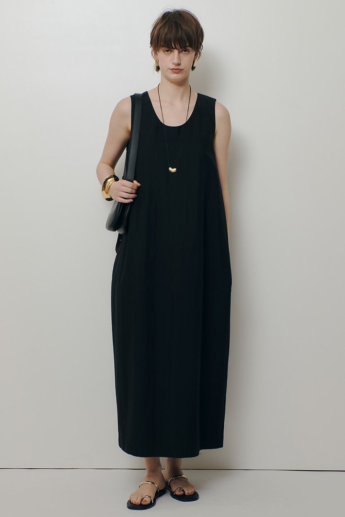 【アルアバイル/allureville】のノースリーブコクーンワンピース インテリア・キッズ・メンズ・レディースファッション・服の通販 founy(ファニー) https://founy.com/ ファッション Fashion レディースファッション Fashion for Women ワンピース Dresses チュニック Tunic Tops & Dresses 2026年 2026 シンプル Simple, Minimal チュニック Tunic, Long Top フォルム Silhouette, Form ロング Long, Long-Length 今季 This Season, Current Season 夏 Summer 春 Spring S/S・春夏 SS, Spring/Summer, Warm Season |ID: prp329100004836419 ipo3291000000035977519