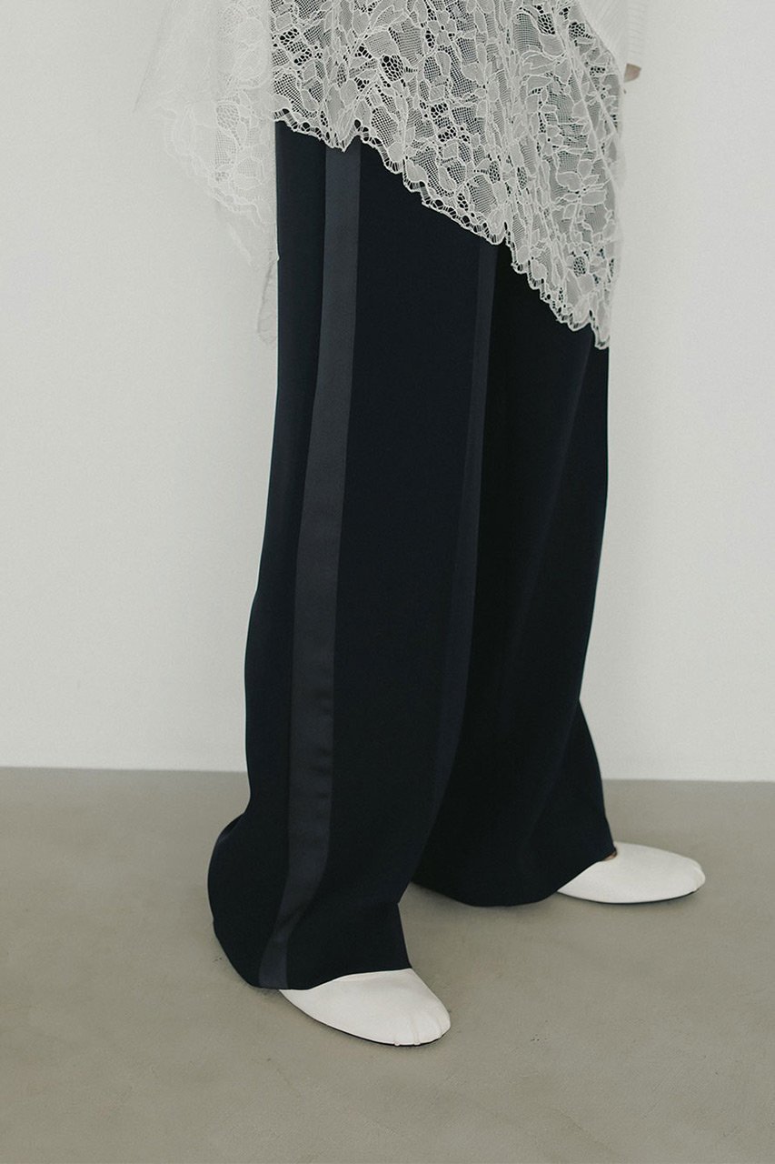 【ハー/HER.】のサイドラインパンツ 人気、トレンドファッション・服の通販 founy(ファニー) 　ファッション　Fashion　レディースファッション　Fashion for Women　パンツ　Pants & Trousers　2026年　2026　ギャザー　Gathered, Ruffled　サテン　Satin, Glossy Fabric　ストレッチ　Stretch, Stretchy Fabric　スポーティ　Sporty, Casual Athletic　ダブル　Double, Double-Breasted　フロント　Front, Front Design　エレガント 上品　Elegant　再入荷　Restock / Back in Stock　夏　Summer　春　Spring　S/S・春夏　SS, Spring/Summer, Warm Season　other-7|ID: prp329100004837001 ipo3291000000035319449