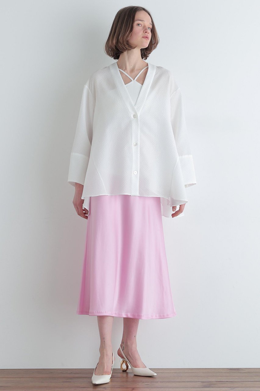 【ル フィル/LE PHIL】のスクエアジャカードカーディガン 人気、トレンドファッション・服の通販 founy(ファニー) 　ファッション　Fashion　レディースファッション　Fashion for Women　トップス・カットソー　Cut & Sew Tops　カーディガン・羽織り　Layered Style Cardigans　シャツ・ブラウス・オフィスカジュアル　Elegant Blouses & Button-Ups　インナー　Innerwear　カーディガン　Cardigan, Knitwear　ショルダー　Shoulder, Shoulder Strap　シンプル　Simple, Minimal　ジャカード／ジャガード　Jacquard, Woven Pattern　ジャケット　Jacket, Outerwear　スクエア　Square, Square Shape　スタンダード　Standard, Basic　スリーブ　Sleeve, Long Sleeve / Short Sleeve　ドロップ　Drop Shoulder, Dropped Style　バランス　Balance, Style Balance　パターン　Pattern, Design Print　フィット　Fit, Slim Fit　フォルム　Silhouette, Form　フレア　Flare, Flared　ロング　Long, Long-Length　夏　Summer　エレガント 上品　Elegant　other-3|ID: prp329100004837711 ipo3291000000036162674