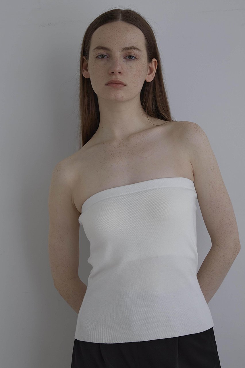 【ル フィル/LE PHIL】のニットビスチェ インテリア・キッズ・メンズ・レディースファッション・服の通販 founy(ファニー) 　ファッション　Fashion　レディースファッション　Fashion for Women　トップス・カットソー　Cut & Sew Tops　ニット　Knit Tops & Sweaters　カジュアルプルオーバー・ニットトップス　Pullovers & Knit Tops / Casual Pullovers　ビスチェ　Bustiers & Corset Tops / Layered Bustier Style　おすすめ　Recommended / Our Picks　インナー　Innerwear　シンプル　Simple, Minimal　ジャケット　Jacket, Outerwear　スタンダード　Standard, Basic　ストレッチ　Stretch, Stretchy Fabric　ビスチェ　Bustier, Corset Top　フィット　Fit, Slim Fit　ホワイト|ID: prp329100004837777 ipo3291000000035697157