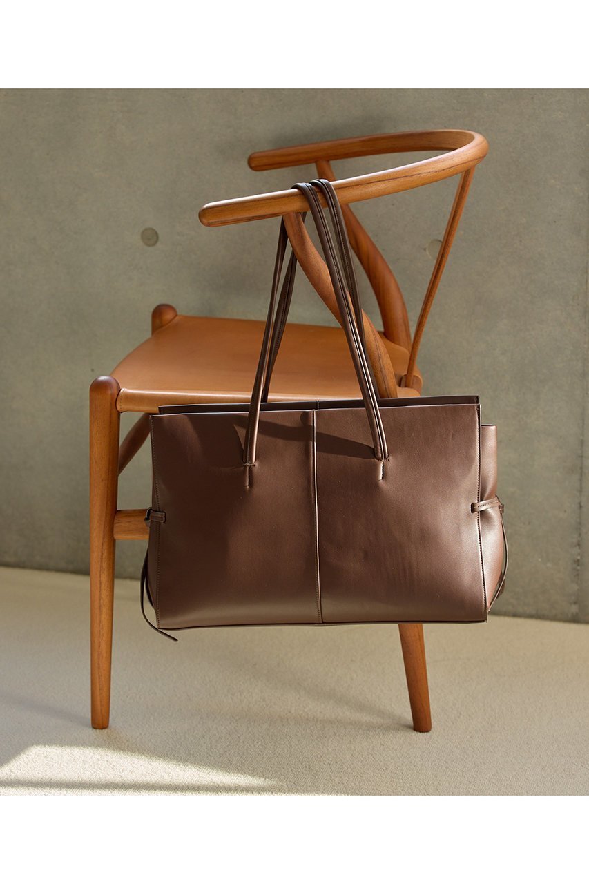 【ウィムガゼット/Whim Gazette】の【THE PAUSE】フェイクレザーボストン インテリア・キッズ・メンズ・レディースファッション・服の通販 founy(ファニー) 　ファッション　Fashion　レディースファッション　Fashion for Women　ヴィンテージ　Vintage Style　春　Spring　グラデーション　Gradient, Ombre　フェイクレザー　Faux Leather, PU Leather　ボストンバッグ　Boston Bag, Retro Bag　マグネット　Magnet, Magnetic Closure　リボン　Ribbon, Bow　ワーク　Workwear, Utility Style　S/S・春夏　SS, Spring/Summer, Warm Season　夏　Summer　エレガント 上品　Elegant　ビジネス 仕事 通勤　Business / Work / Commuting　2026年　2026　ブラウン|ID: prp329100004840569 ipo3291000000035272380