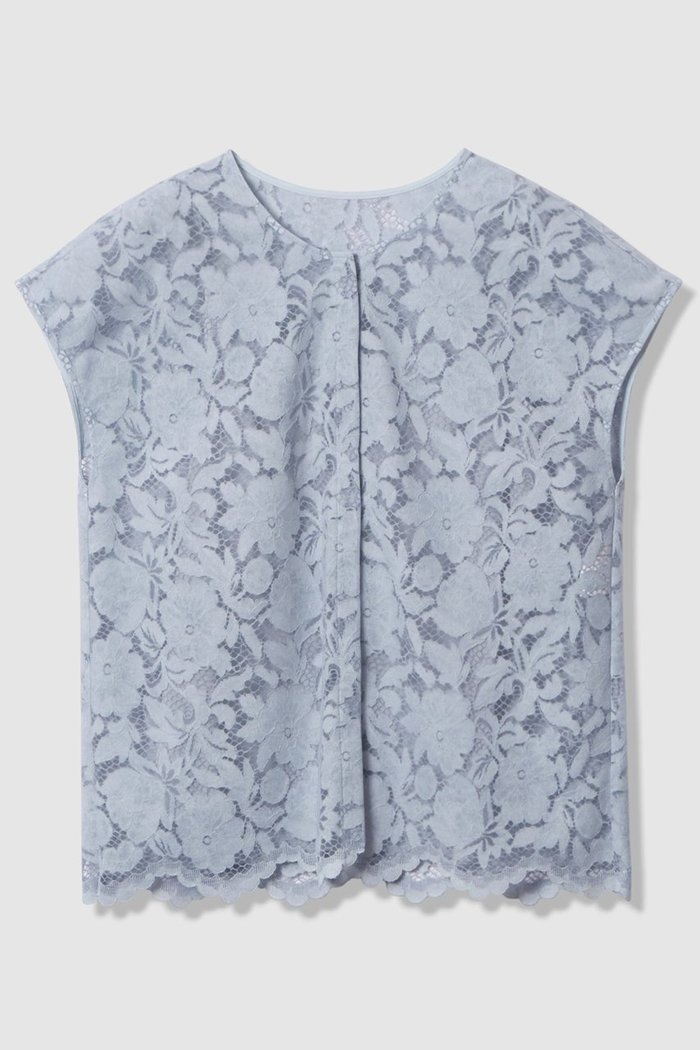 【アナイ/ANAYI】のコードレーススカラヘムブラウス インテリア・キッズ・メンズ・レディースファッション・服の通販 founy(ファニー) https://founy.com/ ファッション Fashion レディースファッション Fashion for Women トップス・カットソー Cut & Sew Tops シャツ・ブラウス・オフィスカジュアル Elegant Blouses & Button-Ups インディゴ Indigo Denim キャミソール Camisole, Spaghetti Strap Top ショート Short, Short Length スリーブ Sleeve, Long Sleeve / Short Sleeve チュール Tulip, Tulip Motif デニム Denim, Jeans Material フロント Front, Front Design リラックス Relax, Relaxed Fit レース Lace, Lace Fabric |ID: prp329100004843208 ipo3291000000036008249