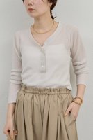 【ガリャルダガランテ/GALLARDAGALANTE】のシアーヘンリーニット 人気、トレンドファッション・服の通販 founy(ファニー) ファッション Fashion レディースファッション Fashion for Women トップス・カットソー Cut & Sew Tops ニット Knit Tops & Sweaters カジュアルプルオーバー・ニットトップス Pullovers & Knit Tops / Casual Pullovers 2026年 2026 インナー Innerwear オレンジ Orange コンパクト Compact, Small Size サロペット Overalls, Salopette シアー Sheer, See-Through ジャケット Jacket, Outerwear 夏 Summer 春 Spring S/S・春夏 SS, Spring/Summer, Warm Season |ID:prp329100004843235