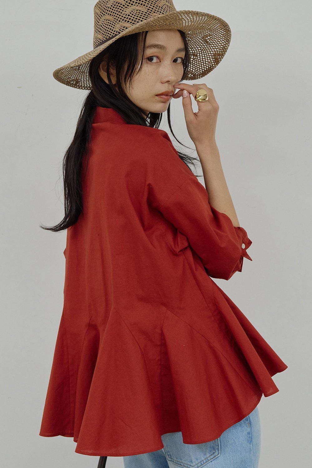 【ガリャルダガランテ/GALLARDAGALANTE】のフレアブラウス インテリア・キッズ・メンズ・レディースファッション・服の通販 founy(ファニー) ファッション Fashion レディースファッション Fashion for Women トップス・カットソー Cut & Sew Tops シャツ・ブラウス・オフィスカジュアル Elegant Blouses & Button-Ups 2026年 2026 スリーブ Sleeve, Long Sleeve / Short Sleeve デニム Denim, Jeans Material フレア Flare, Flared ボトム Bottoms, Lower Wear ロング Long, Long-Length エレガント 上品 Elegant 夏 Summer 春 Spring S/S・春夏 SS, Spring/Summer, Warm Season レッド|ID: prp329100004847121 ipo3291000000035398227