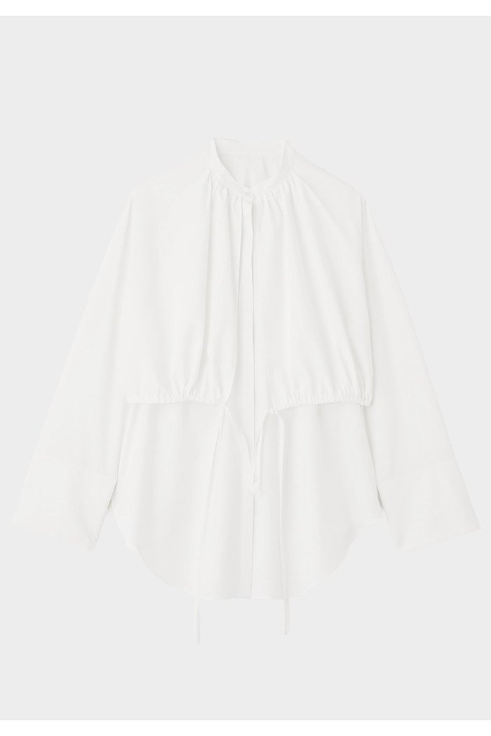 【ル フィル/LE PHIL】のケープカフスブラウス インテリア・キッズ・メンズ・レディースファッション・服の通販 founy(ファニー) https://founy.com/ ファッション Fashion レディースファッション Fashion for Women トップス・カットソー Cut & Sew Tops シャツ・ブラウス・オフィスカジュアル Elegant Blouses & Button-Ups 2026年 2026 おすすめ Recommended / Our Picks ギャザー Gathered, Ruffled ショート Short, Short Length スリーブ Sleeve, Long Sleeve / Short Sleeve タイプライター Typewriter Fabric, Crisp Cotton ドローコード Drawcord, Drawstring Cord ビッグ Big, Oversized ロング Long, Long-Length ワイド Wide, Wide Fit 夏 Summer 春 Spring S/S・春夏 SS, Spring/Summer, Warm Season |ID: prp329100004847244 ipo3291000000035404060