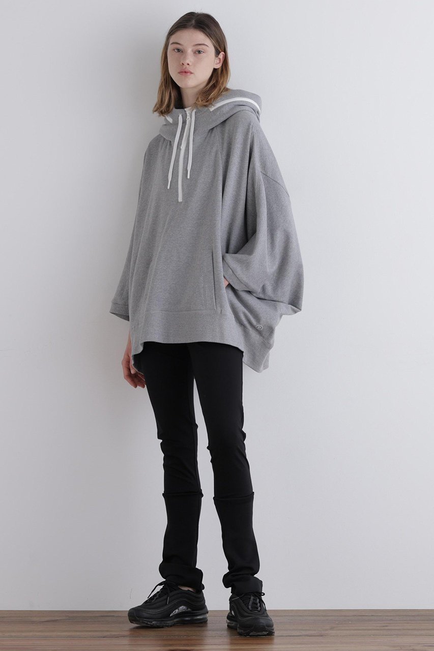 【ル フィル/LE PHIL】の《LE PHIL SPORTS》ミニ裏毛ポンチョ 人気、トレンドファッション・服の通販 founy(ファニー) 　ファッション　Fashion　レディースファッション　Fashion for Women　アウター　Coat / Outerwear Collection　ポンチョ・ケープコート　Ponchos & Capes　トップス・カットソー　Cut & Sew Tops　シャツ・ブラウス・オフィスカジュアル　Elegant Blouses & Button-Ups　ロングTシャツ・Tシャツ　Longline T-Shirts & Tees　カットソー・ベーシックTシャツ　Cut-and-Sewn Tops / Stretch Tees & Basics　2026年　2026　シンプル　Simple, Minimal　スポーツ　Sports, Activewear　スポーティ　Sporty, Casual Athletic　スリーブ　Sleeve, Long Sleeve / Short Sleeve　ビッグ　Big, Oversized　ポンチョ　Poncho, Cape Style　メッシュ　Mesh, Net Fabric　リラックス　Relax, Relaxed Fit　ロング　Long, Long-Length　夏　Summer　春　Spring　S/S・春夏　SS, Spring/Summer, Warm Season　other-3|ID: prp329100004847275 ipo3291000000035404295