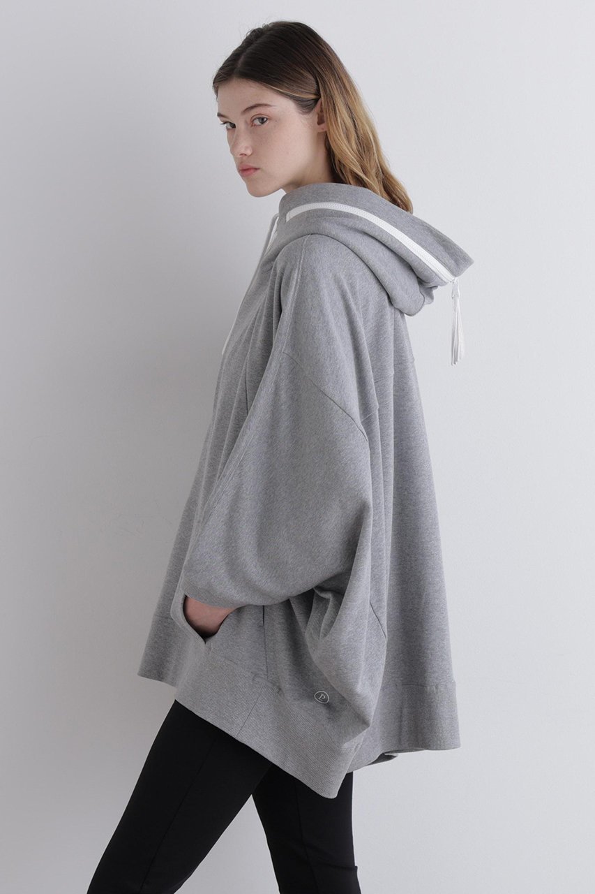 【ル フィル/LE PHIL】の《LE PHIL SPORTS》ミニ裏毛ポンチョ 人気、トレンドファッション・服の通販 founy(ファニー) 　ファッション　Fashion　レディースファッション　Fashion for Women　アウター　Coat / Outerwear Collection　ポンチョ・ケープコート　Ponchos & Capes　トップス・カットソー　Cut & Sew Tops　シャツ・ブラウス・オフィスカジュアル　Elegant Blouses & Button-Ups　ロングTシャツ・Tシャツ　Longline T-Shirts & Tees　カットソー・ベーシックTシャツ　Cut-and-Sewn Tops / Stretch Tees & Basics　2026年　2026　シンプル　Simple, Minimal　スポーツ　Sports, Activewear　スポーティ　Sporty, Casual Athletic　スリーブ　Sleeve, Long Sleeve / Short Sleeve　ビッグ　Big, Oversized　ポンチョ　Poncho, Cape Style　メッシュ　Mesh, Net Fabric　リラックス　Relax, Relaxed Fit　ロング　Long, Long-Length　夏　Summer　春　Spring　S/S・春夏　SS, Spring/Summer, Warm Season　other-4|ID: prp329100004847275 ipo3291000000035404296