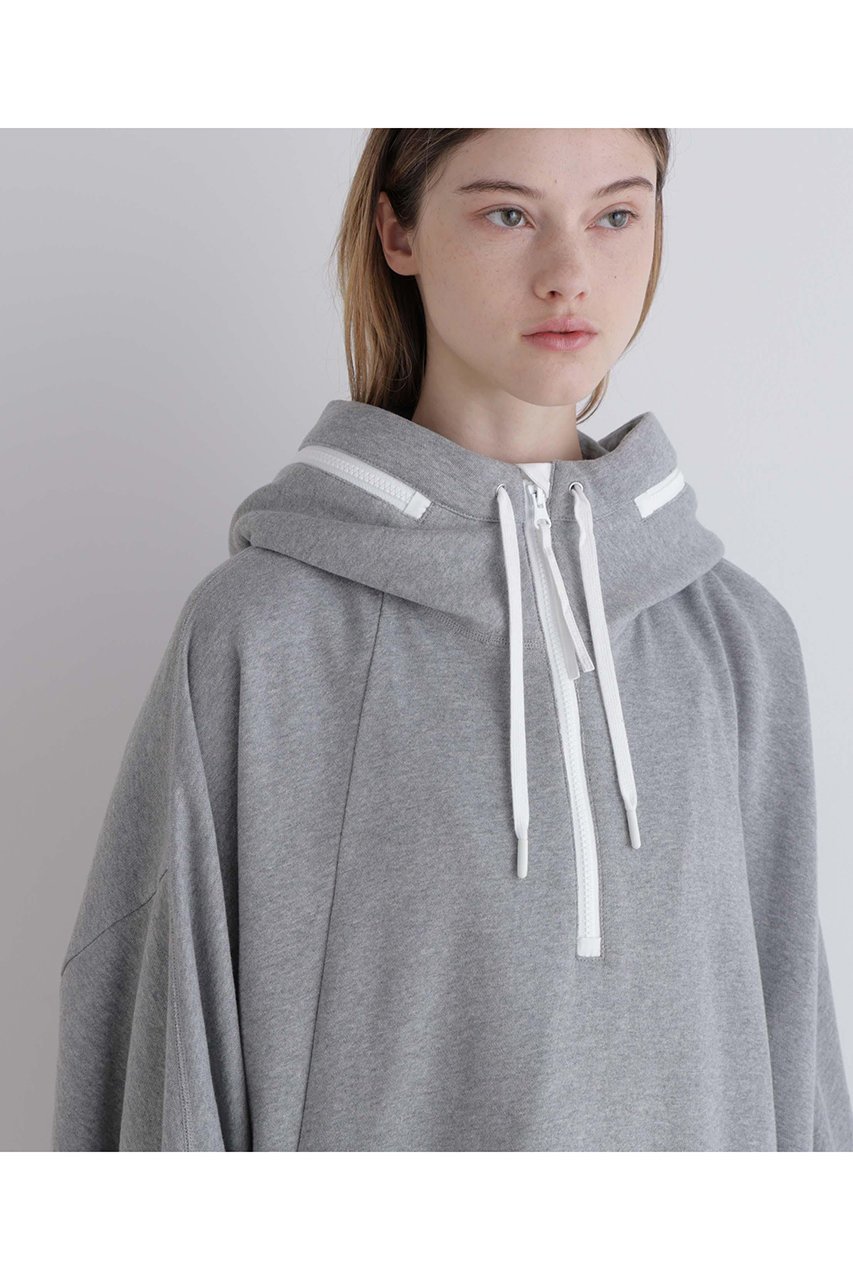 【ル フィル/LE PHIL】の《LE PHIL SPORTS》ミニ裏毛ポンチョ 人気、トレンドファッション・服の通販 founy(ファニー) 　ファッション　Fashion　レディースファッション　Fashion for Women　アウター　Coat / Outerwear Collection　ポンチョ・ケープコート　Ponchos & Capes　トップス・カットソー　Cut & Sew Tops　シャツ・ブラウス・オフィスカジュアル　Elegant Blouses & Button-Ups　ロングTシャツ・Tシャツ　Longline T-Shirts & Tees　カットソー・ベーシックTシャツ　Cut-and-Sewn Tops / Stretch Tees & Basics　2026年　2026　シンプル　Simple, Minimal　スポーツ　Sports, Activewear　スポーティ　Sporty, Casual Athletic　スリーブ　Sleeve, Long Sleeve / Short Sleeve　ビッグ　Big, Oversized　ポンチョ　Poncho, Cape Style　メッシュ　Mesh, Net Fabric　リラックス　Relax, Relaxed Fit　ロング　Long, Long-Length　夏　Summer　春　Spring　S/S・春夏　SS, Spring/Summer, Warm Season　other-6|ID: prp329100004847275 ipo3291000000035404298