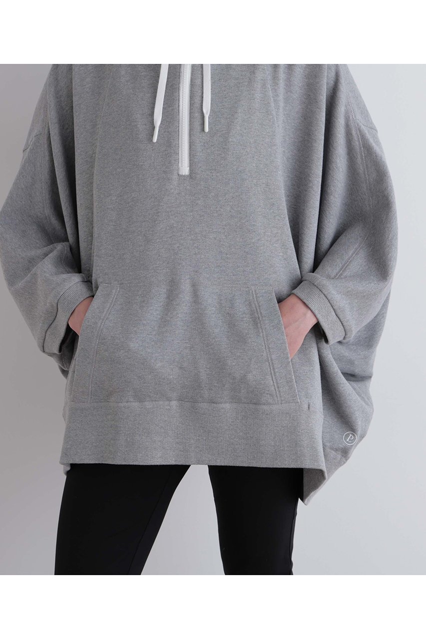 【ル フィル/LE PHIL】の《LE PHIL SPORTS》ミニ裏毛ポンチョ 人気、トレンドファッション・服の通販 founy(ファニー) 　ファッション　Fashion　レディースファッション　Fashion for Women　アウター　Coat / Outerwear Collection　ポンチョ・ケープコート　Ponchos & Capes　トップス・カットソー　Cut & Sew Tops　シャツ・ブラウス・オフィスカジュアル　Elegant Blouses & Button-Ups　ロングTシャツ・Tシャツ　Longline T-Shirts & Tees　カットソー・ベーシックTシャツ　Cut-and-Sewn Tops / Stretch Tees & Basics　2026年　2026　シンプル　Simple, Minimal　スポーツ　Sports, Activewear　スポーティ　Sporty, Casual Athletic　スリーブ　Sleeve, Long Sleeve / Short Sleeve　ビッグ　Big, Oversized　ポンチョ　Poncho, Cape Style　メッシュ　Mesh, Net Fabric　リラックス　Relax, Relaxed Fit　ロング　Long, Long-Length　夏　Summer　春　Spring　S/S・春夏　SS, Spring/Summer, Warm Season　other-8|ID: prp329100004847275 ipo3291000000035404300