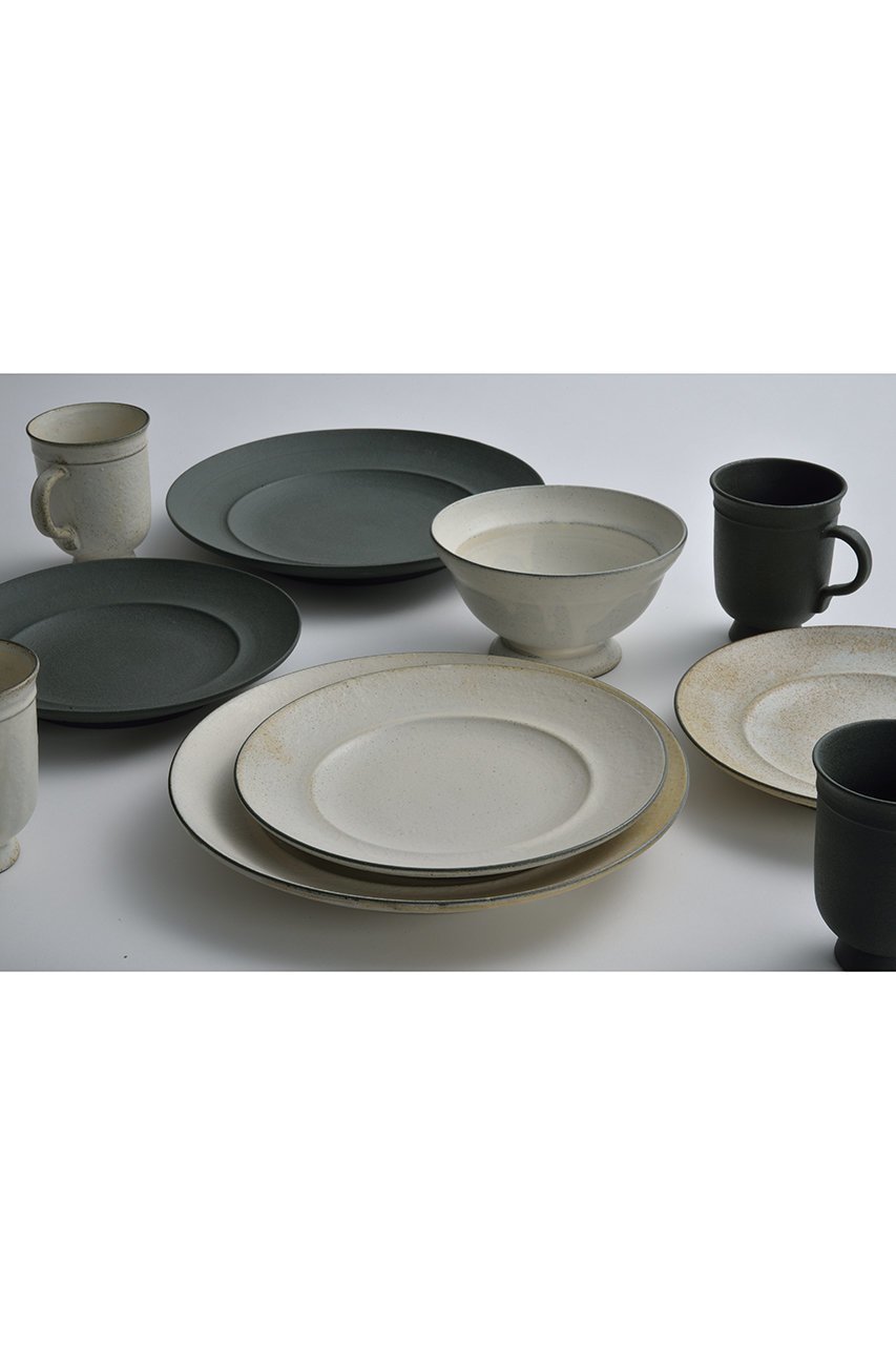 【ミシンポタリークリエーション/MISHIM POTTERY CREATION / GOODS】のCalm リム プレート M 人気、トレンドファッション・服の通販 founy(ファニー) 　おすすめ　Recommended / Our Picks　ギフト プレゼント　Gift / Present　クラシカル　Classical, Vintage-Inspired　テーブル　Table, Dining Table　フォルム　Silhouette, Form　プレート　Plate, Dish　新作・新入荷　New Arrivals / New In　ホーム・キャンプ・アウトドア・お取り寄せ　Home Living / Home & Lifestyle / Camping Gear / Outdoor Camping　キッチン・ダイニング　Kitchen & Dining Essentials. Stylish & Functional Tableware　キッチン家電・キッチン用品　Kitchen Appliances & Tools　other-6|ID: prp329100004847744 ipo3291000000035420326