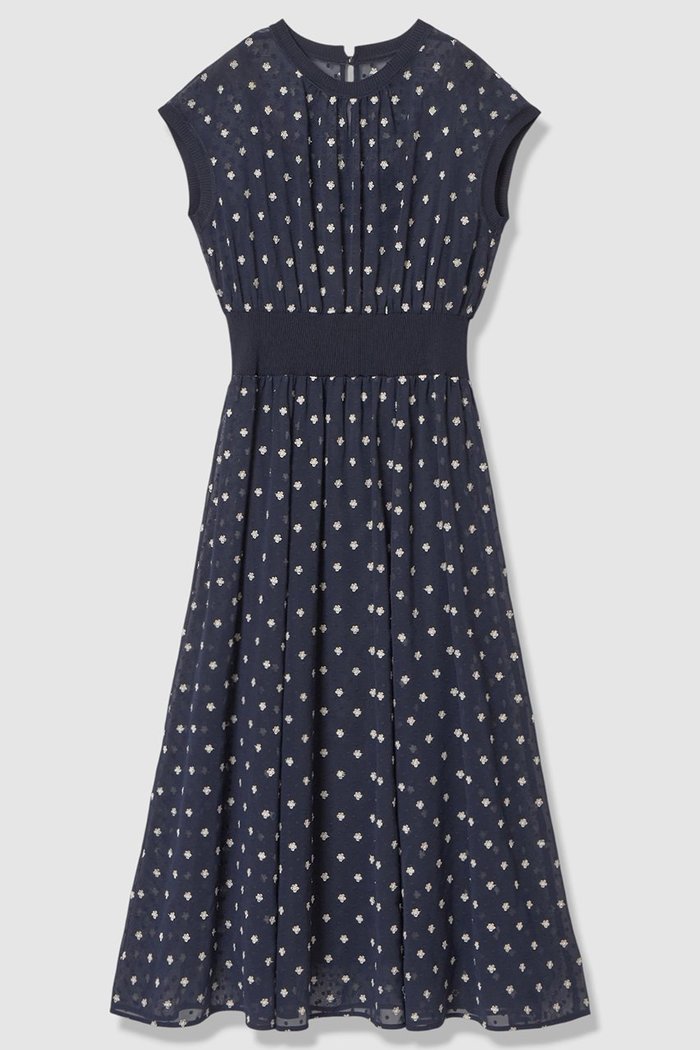 【アナイ/ANAYI】のフラワー刺繍ドットフレア ワンピース インテリア・キッズ・メンズ・レディースファッション・服の通販 founy(ファニー) https://founy.com/ ファッション Fashion レディースファッション Fashion for Women ワンピース Dresses チュニック Tunic Tops & Dresses 2026年 2026 ジャケット Jacket, Outerwear チュニック Tunic, Long Top ドット Polka Dot, Dot Pattern フェミニン Feminine, Girly フラワー Flower, Floral フレア Flare, Flared ブルゾン Blouson, Bomber Jacket 夏 Summer 春 Spring S/S・春夏 SS, Spring/Summer, Warm Season |ID: prp329100004848481 ipo3291000000036025806