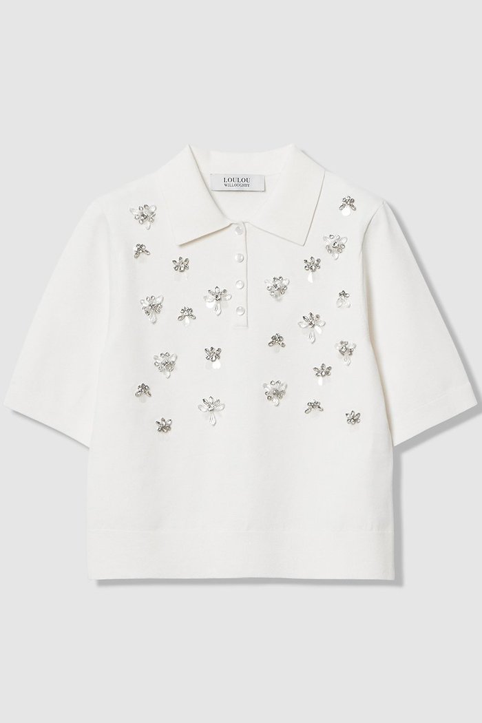 【アルアバイル/allureville】の【LOULOU WILLOUGHBY】フラワービジューポロ インテリア・キッズ・メンズ・レディースファッション・服の通販 founy(ファニー) https://founy.com/ ファッション Fashion レディースファッション Fashion for Women トップス・カットソー Cut & Sew Tops ニット Knit Tops & Sweaters カジュアルプルオーバー・ニットトップス Pullovers & Knit Tops / Casual Pullovers 2026年 2026 コンパクト Compact, Small Size バランス Balance, Style Balance ビジュー Bijou, Jewel-like Accent フェミニン Feminine, Girly ボトム Bottoms, Lower Wear モノトーン Monotone, Black and White ワイド Wide, Wide Fit エレガント 上品 Elegant 夏 Summer 春 Spring S/S・春夏 SS, Spring/Summer, Warm Season |ID: prp329100004848487 ipo3291000000035444610