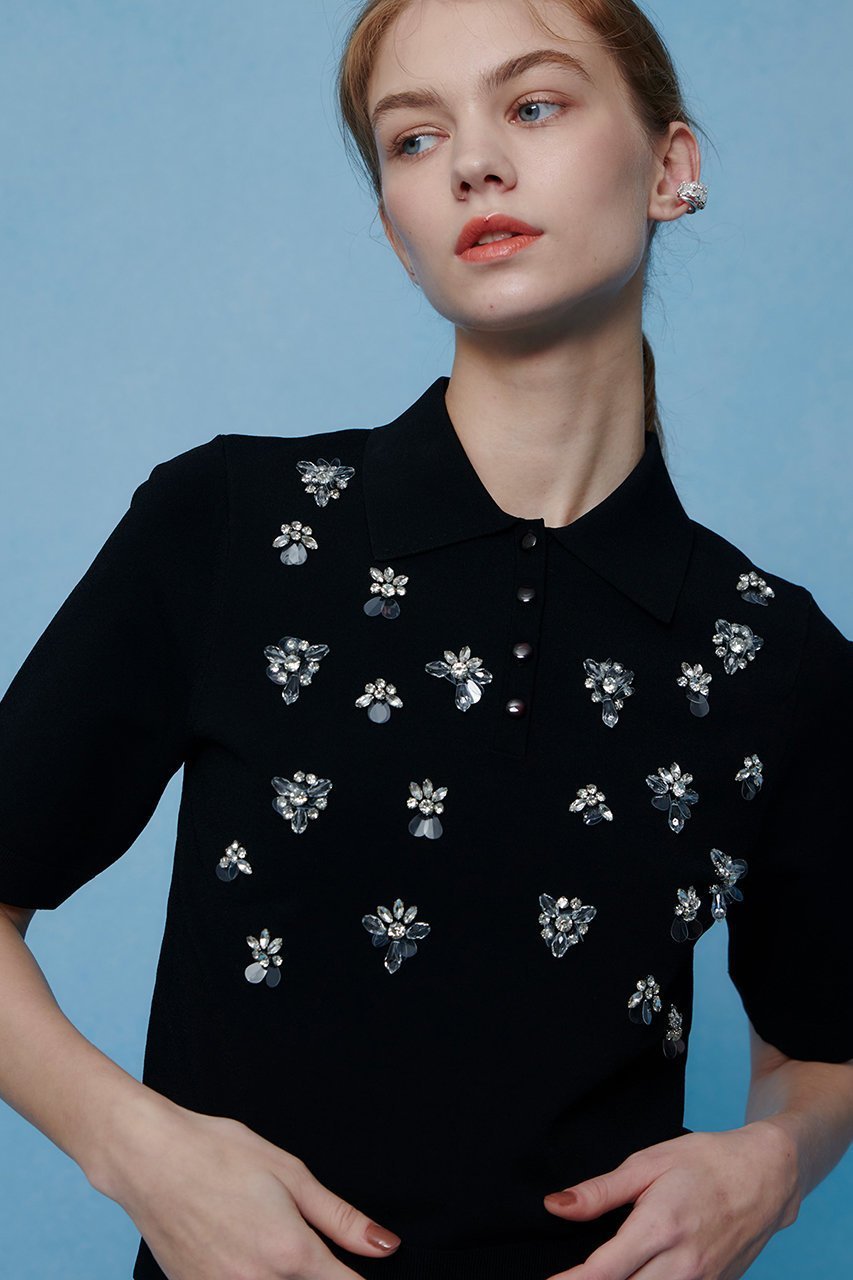 【アルアバイル/allureville】の【LOULOU WILLOUGHBY】フラワービジューポロ 人気、トレンドファッション・服の通販 founy(ファニー) 　ファッション　Fashion　レディースファッション　Fashion for Women　トップス・カットソー　Cut & Sew Tops　ニット　Knit Tops & Sweaters　カジュアルプルオーバー・ニットトップス　Pullovers & Knit Tops / Casual Pullovers　2026年　2026　コンパクト　Compact, Small Size　バランス　Balance, Style Balance　ビジュー　Bijou, Jewel-like Accent　フェミニン　Feminine, Girly　ボトム　Bottoms, Lower Wear　モノトーン　Monotone, Black and White　ワイド　Wide, Wide Fit　エレガント 上品　Elegant　夏　Summer　春　Spring　S/S・春夏　SS, Spring/Summer, Warm Season　other-7|ID: prp329100004848487 ipo3291000000035875533