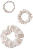 【フートーキョー/Foo Tokyo】のシルクシュシュセット 人気、トレンドファッション・服の通販 founy(ファニー) ファッション Fashion レディースファッション Fashion for Women シュシュ&ヘアアクセ/ヘアアレンジ Scrunchies & Hair Accessories おすすめ Recommended / Our Picks アクセサリー Fashion Accessories ギフト プレゼント Gift / Present シルク Silk, 100% Silk シンプル Simple, Minimal ボックス Boxy, Box Shape 新作・新入荷 New Arrivals / New In thumbnail パールホワイト|ID: prp329100004849785 ipo3291000000035507296