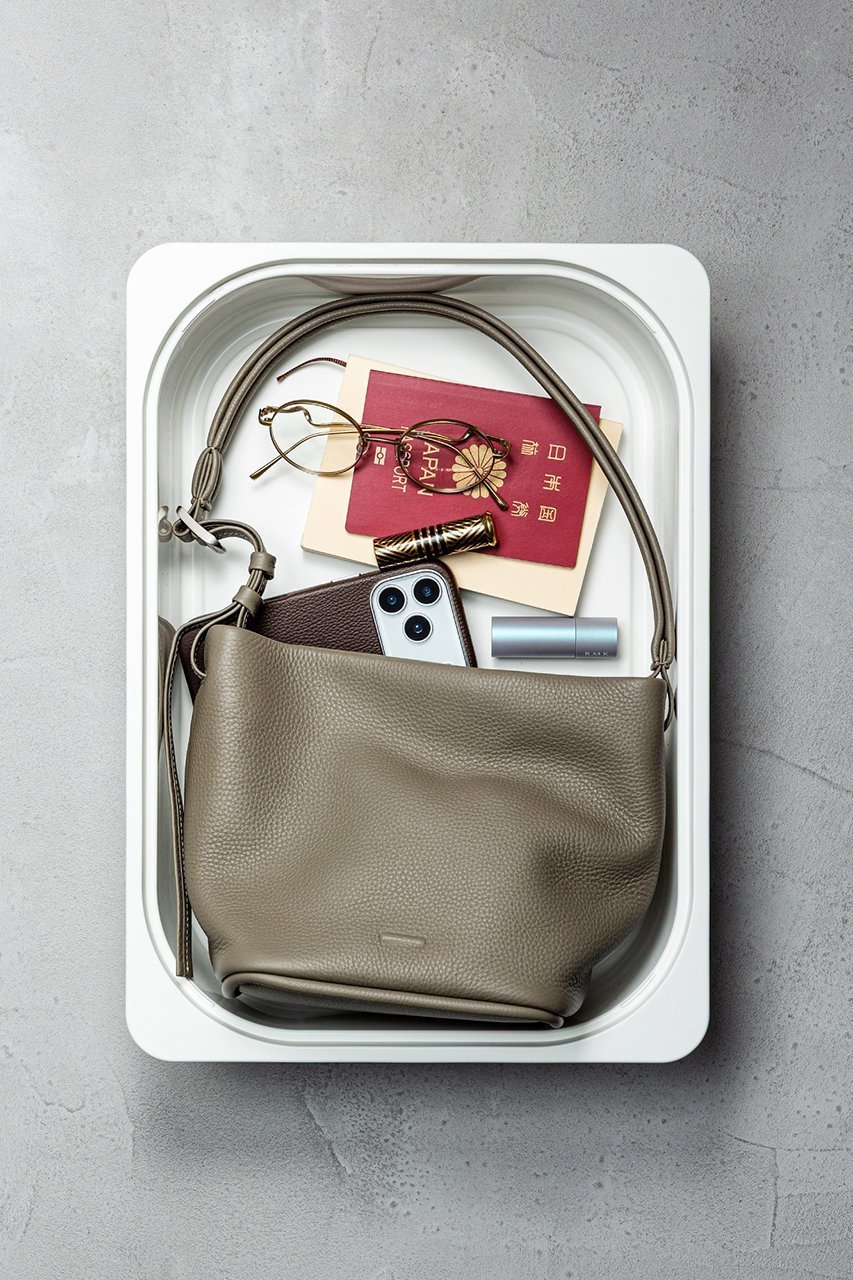 【オブジェクツアイオー/objcts.io】のエッセンシャル デイリーレザートート ミニ 人気、トレンドファッション・服の通販 founy(ファニー) 　ファッション　Fashion　レディースファッション　Fashion for Women　バッグ　Bags　ユニセックス　Unisex, Genderless　クッション　Cushion, Throw Pillow　ベーシック　Basic, Essential　エレガント 上品　Elegant　other-3|ID: prp329100004849976 ipo3291000000036231117