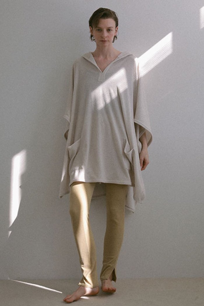 【エトレトウキョウ/ETRE TOKYO】のフェードパイルフードポンチョ インテリア・キッズ・メンズ・レディースファッション・服の通販 founy(ファニー) https://founy.com/ ファッション Fashion レディースファッション Fashion for Women 水着 Swimwear レディース水着・ビーチウェア Swimwear & Beachwear アウトドア Outdoor Clothing 春 Spring 吸水 Absorbent, Quick-Dry スポーツ Sports, Activewear パッチ Patch, Appliqué ビーチ Beach, Seaside ポケット Pocket, Pocket Detail ポンチョ Poncho, Cape Style 水着 Swimsuit, Swimwear リゾート Resort, Vacation Style リラックス Relax, Relaxed Fit レギンス Leggings, Stretch Pants S/S・春夏 SS, Spring/Summer, Warm Season おすすめ Recommended / Our Picks 夏 Summer 2026年 2026 |ID: prp329100004851864 ipo3291000000035609698