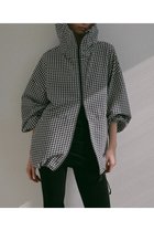 【エトレトウキョウ/ETRE TOKYO】のサッカーストレッチフードブルゾン 人気、トレンドファッション・服の通販 founy(ファニー) ファッション Fashion レディースファッション Fashion for Women 水着 Swimwear レディース水着・ビーチウェア Swimwear & Beachwear 春 Spring カットソー Cut and Sewn Top コンパクト Compact, Small Size 吸水 Absorbent, Quick-Dry 軽量 Lightweight, Ultra Light サッカー Seersucker, Summer Fabric スポーツ Sports, Activewear スポーティ Sporty, Casual Athletic ドローコード Drawcord, Drawstring Cord ブルゾン Blouson, Bomber Jacket ポケット Pocket, Pocket Detail 水着 Swimsuit, Swimwear S/S・春夏 SS, Spring/Summer, Warm Season 夏 Summer 旅行 Travel 2026年 2026 thumbnail チェック|ID: prp329100004851866 ipo3291000000035609719