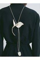 【エトレトウキョウ/ETRE TOKYO】の【SANTE】レザーコサージュ 人気、トレンドファッション・服の通販 founy(ファニー) ファッション Fashion レディースファッション Fashion for Women シュシュ&ヘアアクセ/ヘアアレンジ Scrunchies & Hair Accessories アクセサリー Fashion Accessories 春 Spring シンプル Simple, Minimal ジャケット Jacket, Outerwear バランス Balance, Style Balance ワイヤー Wire, Wired Bra S/S・春夏 SS, Spring/Summer, Warm Season おすすめ Recommended / Our Picks 夏 Summer セレモニー Ceremony 2026年 2026 thumbnail グレージュ|ID: prp329100004851878 ipo3291000000035609841