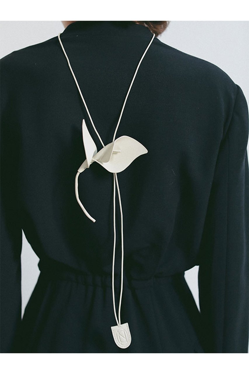 【エトレトウキョウ/ETRE TOKYO】の【SANTE】レザーコサージュ インテリア・キッズ・メンズ・レディースファッション・服の通販 founy(ファニー) 　ファッション　Fashion　レディースファッション　Fashion for Women　シュシュ&ヘアアクセ/ヘアアレンジ　Scrunchies & Hair Accessories　アクセサリー　Fashion Accessories　春　Spring　シンプル　Simple, Minimal　ジャケット　Jacket, Outerwear　バランス　Balance, Style Balance　ワイヤー　Wire, Wired Bra　S/S・春夏　SS, Spring/Summer, Warm Season　おすすめ　Recommended / Our Picks　夏　Summer　セレモニー　Ceremony　2026年　2026　グレージュ|ID: prp329100004851878 ipo3291000000035609841