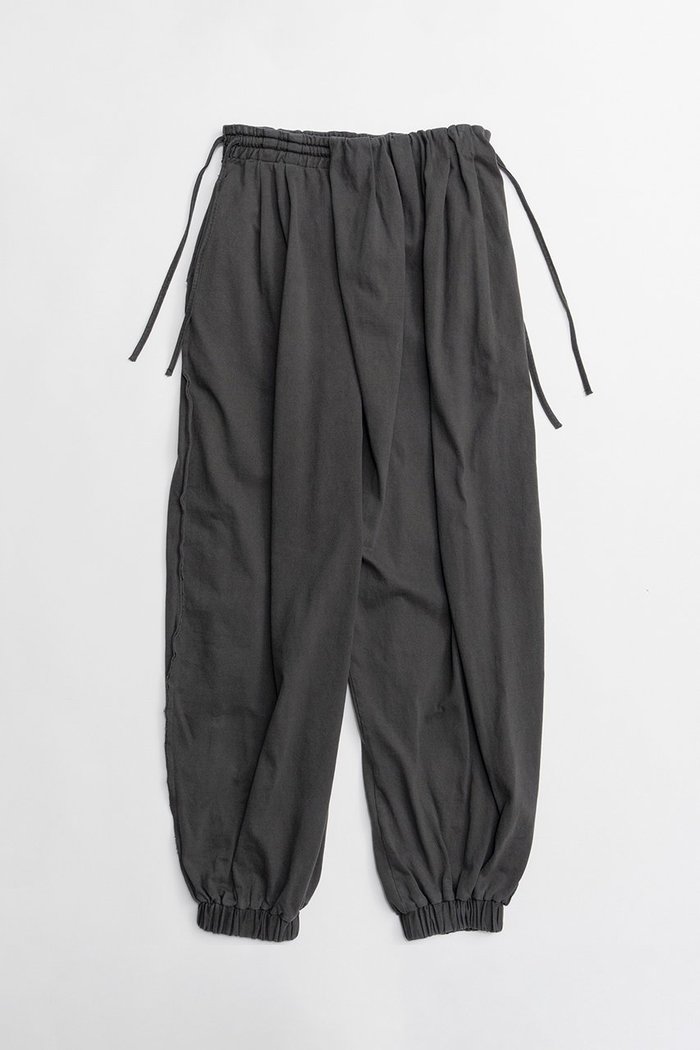 【メゾンスペシャル/MAISON SPECIAL】のAsymmetrical Balloon Pants/アシンメトリーバルーンパンツ インテリア・キッズ・メンズ・レディースファッション・服の通販 founy(ファニー) https://founy.com/ ファッション Fashion レディースファッション Fashion for Women パンツ Pants & Trousers 2026年 2026 夏 Summer 春 Spring S/S・春夏 SS, Spring/Summer, Warm Season |ID: prp329100004851884 ipo3291000000035609893