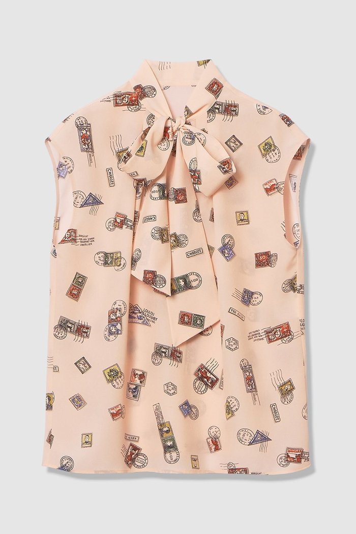 【アルアバイル/allureville】の【LOULOU WILLOUGHBY】レタープリントリボンブラウス インテリア・キッズ・メンズ・レディースファッション・服の通販 founy(ファニー) https://founy.com/ ファッション Fashion レディースファッション Fashion for Women トップス・カットソー Cut & Sew Tops シャツ・ブラウス・オフィスカジュアル Elegant Blouses & Button-Ups 2026年 2026 ショート Short, Short Length スリーブ Sleeve, Long Sleeve / Short Sleeve フレンチ French, French Style プリント Print, Printed Pattern モチーフ Motif, Design Theme 夏 Summer 春 Spring S/S・春夏 SS, Spring/Summer, Warm Season |ID: prp329100004851957 ipo3291000000035610542