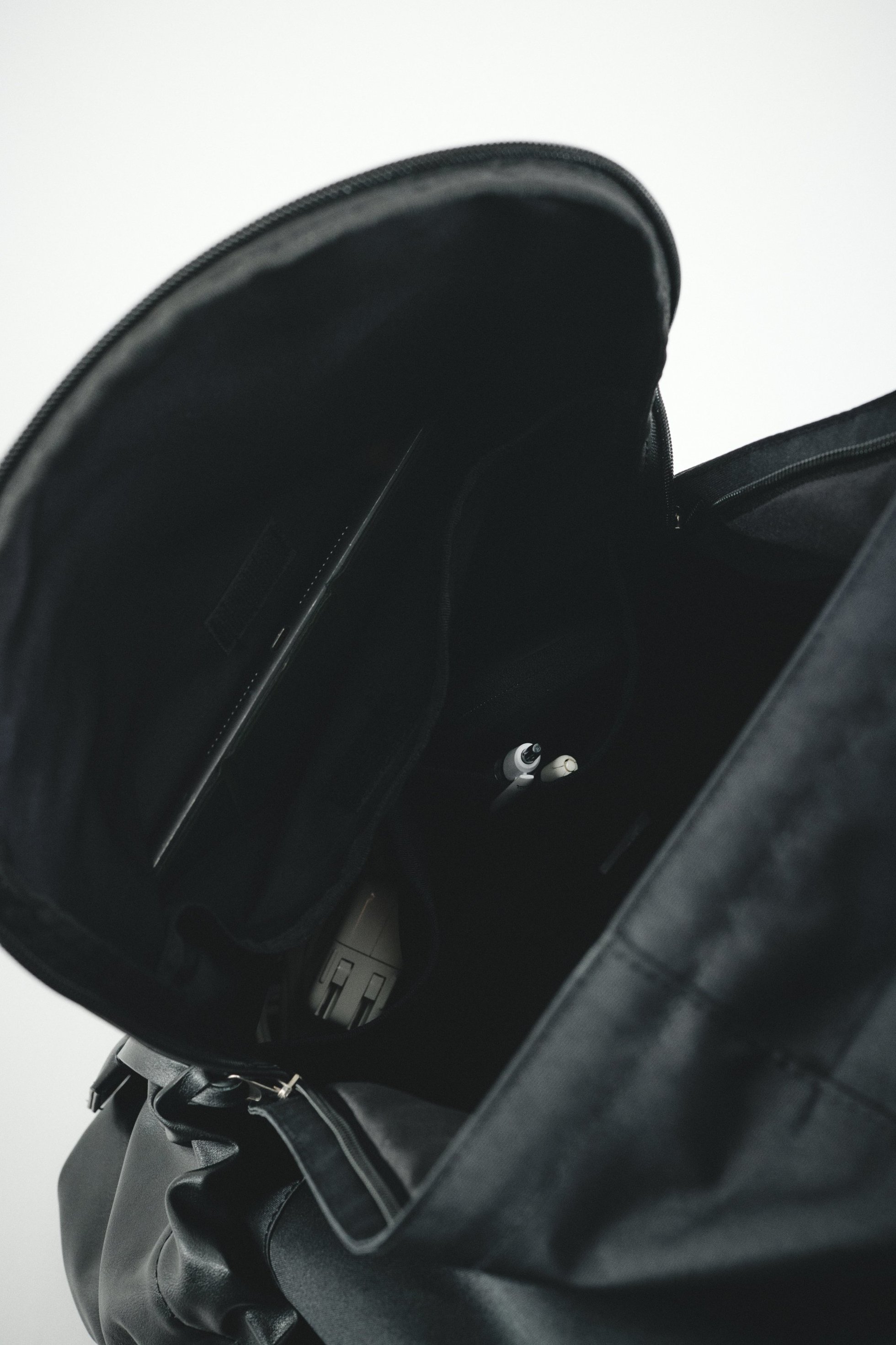 【リムアーク/RIM.ARK】のThe city backpack/バックパック 人気、トレンドファッション・服の通販 founy(ファニー) 　ファッション　Fashion　レディースファッション　Fashion for Women　バッグ　Bags　ジャケット　Jacket, Outerwear　スポーティ　Sporty, Casual Athletic　ドッキング　Docking, Mixed Material　ポケット　Pocket, Pocket Detail　モダン　Modern, Contemporary　リュック　Backpack, Rucksack　エレガント 上品　Elegant　新作・新入荷　New Arrivals / New In　ビジネス 仕事 通勤　Business / Work / Commuting　other-2|ID: prp329100004852181 ipo3291000000035620584