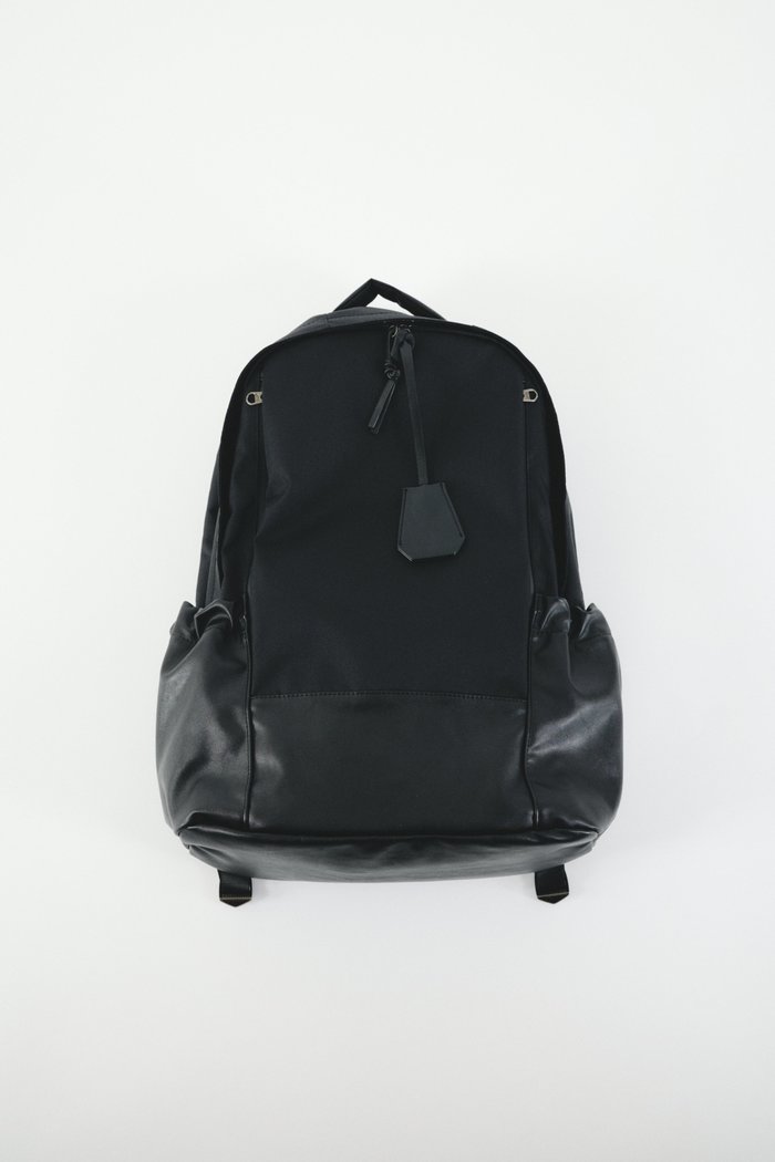 【リムアーク/RIM.ARK】のThe city backpack/バックパック インテリア・キッズ・メンズ・レディースファッション・服の通販 founy(ファニー) https://founy.com/ ファッション Fashion レディースファッション Fashion for Women バッグ Bags ジャケット Jacket, Outerwear スポーティ Sporty, Casual Athletic ドッキング Docking, Mixed Material ポケット Pocket, Pocket Detail モダン Modern, Contemporary リュック Backpack, Rucksack エレガント 上品 Elegant ビジネス 仕事 通勤 Business / Work / Commuting |ID: prp329100004852181 ipo3291000000035876192