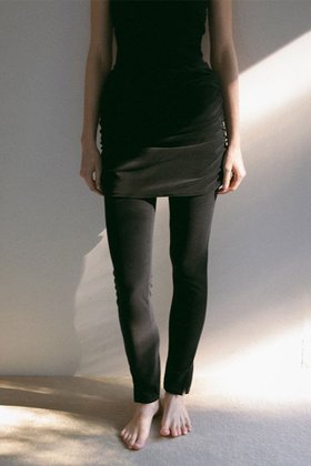 【エトレトウキョウ/ETRE TOKYO】 パイルギャザーミニスカート人気、トレンドファッション・服の通販 founy(ファニー) ファッション Fashion レディースファッション Fashion for Women 水着 Swimwear レディース水着・ビーチウェア Swimwear & Beachwear 2026年 2026 おすすめ Recommended / Our Picks ギャザー Gathered, Ruffled スポーツ Sports, Activewear スリット Slit, Slit Detail セットアップ Set-Up, Coordinated Outfit ドレープ Drape, Draping Fabric ミニスカート Mini Skirt, Short Skirt リゾート Resort, Vacation Style リラックス Relax, Relaxed Fit レギンス Leggings, Stretch Pants 夏 Summer 春 Spring S/S・春夏 SS, Spring/Summer, Warm Season 水着 Swimsuit, Swimwear |ID:prp329100004854275