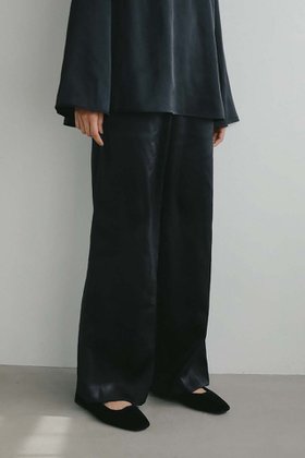 【ハー/HER.】 【2/12 12:00販売開始】サテンフレアシルエットパンツ人気、トレンドファッション・服の通販 founy(ファニー) ファッション Fashion レディースファッション Fashion for Women パンツ Pants & Trousers 2026年 2026 おすすめ Recommended / Our Picks サテン Satin, Glossy Fabric ストレート Straight, Straight Cut セットアップ Set-Up, Coordinated Outfit フレア Flare, Flared 夏 Summer 春 Spring S/S・春夏 SS, Spring/Summer, Warm Season |ID:prp329100004854323