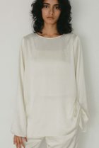 【ハー/HER.】の【2/12 12:00販売開始】サテンフレアスリーブブラウス 人気、トレンドファッション・服の通販 founy(ファニー) ファッション Fashion レディースファッション Fashion for Women トップス・カットソー Cut & Sew Tops シャツ・ブラウス・オフィスカジュアル Elegant Blouses & Button-Ups 2026年 2026 おすすめ Recommended / Our Picks サテン Satin, Glossy Fabric シンプル Simple, Minimal スリーブ Sleeve, Long Sleeve / Short Sleeve セットアップ Set-Up, Coordinated Outfit フレア Flare, Flared ロング Long, Long-Length 夏 Summer 春 Spring S/S・春夏 SS, Spring/Summer, Warm Season thumbnail オフホワイト|ID: prp329100004854324 ipo3291000000035706426
