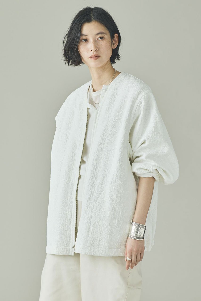 【カレンソロジー/Curensology】の〈C.S.G〉キルティングジャカードブルゾン 人気、トレンドファッション・服の通販 founy(ファニー) 　ファッション　Fashion　レディースファッション　Fashion for Women　アウター　Coat / Outerwear Collection　レディースジャケット・軽アウター　Jackets　ブルゾンジャケット・スポーティアウター　Blouson Jackets　エレガント 上品　Elegant　キルティング　Quilted, Quilting　サテン　Satin, Glossy Fabric　シルク　Silk, 100% Silk　ジャカード／ジャガード　Jacquard, Woven Pattern　ジャケット　Jacket, Outerwear　フランス　France, French　ブルゾン　Blouson, Bomber Jacket　ミリタリー　Military, Army Style　ライナー　Liner, Inner Layer　リバーシブル　Reversible, Two-Sided　新作・新入荷　New Arrivals / New In　軽量　Lightweight, Ultra Light　 other-1|ID: prp329100004854642 ipo3291000000035719375