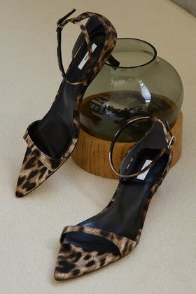 【ウィムガゼット/Whim Gazette】 【Hoaw.】LEOストラップサンダル人気、トレンドファッション・服の通販 founy(ファニー) ファッション Fashion レディースファッション Fashion for Women アクセサリー Fashion Accessories 春 Spring サテン Satin, Glossy Fabric サンダル Sandals, Summer Shoes シューズ Shoes, Footwear ストラップサンダル Strappy Sandals, Strap Sandals ラップ Wrap, Wrap Design レオパード Leopard, Animal Print S/S・春夏 SS, Spring/Summer, Warm Season 夏 Summer エレガント 上品 Elegant 2026年 2026 |ID:prp329100004855390