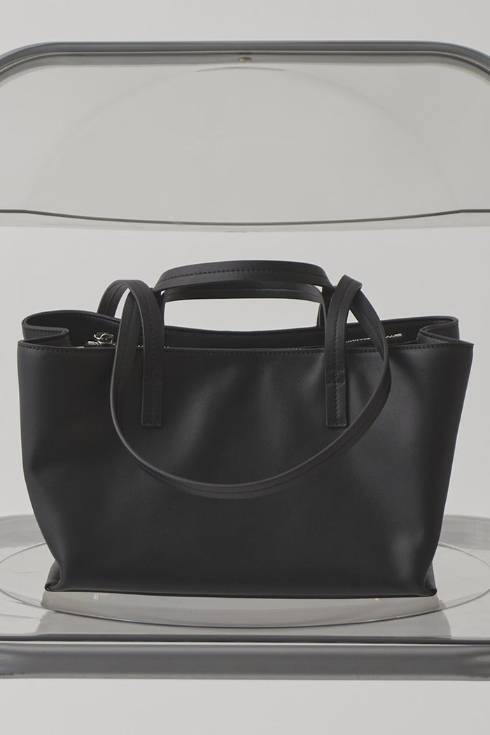 【ウィムガゼット/Whim Gazette】の【Hoaw.】WIDE HANDBAG S インテリア・キッズ・メンズ・レディースファッション・服の通販 founy(ファニー) https://founy.com/ ファッション Fashion レディースファッション Fashion for Women バッグ Bags アクセサリー Fashion Accessories イエロー Yellow シューズ Shoes, Footwear トレンド Trend, Trending Now なめらか Smooth, Silky Texture ワイド Wide, Wide Fit おすすめ Recommended / Our Picks エレガント 上品 Elegant |ID: prp329100004855393 ipo3291000000036642456