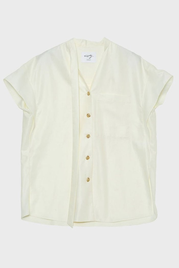 【スタニングルアー/STUNNING LURE】の【Waltz】グロッシーアシンメトリーカラーシャツ インテリア・キッズ・メンズ・レディースファッション・服の通販 founy(ファニー) https://founy.com/ ファッション Fashion レディースファッション Fashion for Women トップス・カットソー Cut & Sew Tops シャツ・ブラウス・オフィスカジュアル Elegant Blouses & Button-Ups 2026年 2026 アシンメトリー Asymmetrical Style インナー Innerwear ショルダー Shoulder, Shoulder Strap ジャケット Jacket, Outerwear スリーブ Sleeve, Long Sleeve / Short Sleeve ドロップ Drop Shoulder, Dropped Style バランス Balance, Style Balance ヘムライン Hemline, Bottom Cut モダン Modern, Contemporary ラウンド Round, Round Neck ロング Long, Long-Length 夏 Summer 春 Spring S/S・春夏 SS, Spring/Summer, Warm Season |ID: prp329100004855408 ipo3291000000035776727